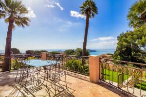 Villas Stunning seaview villa. Villefranche Sur Mer : photos des chambres