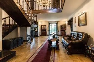 Dwór Meluzyna - Oblasy