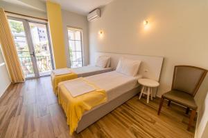 Twin Room with Balcony room in Hotel NEBO