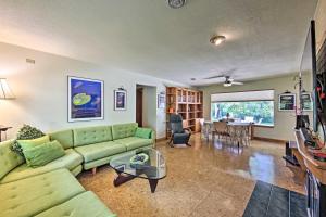 Riverfront Retreat about 4 Mi to Downtown Milwaukee!