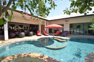 4 Bedroom Villa 4-30 seconds walk to the beach SDV025-By Samui Dream Villas