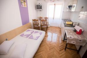 Apartments Lopar 178 