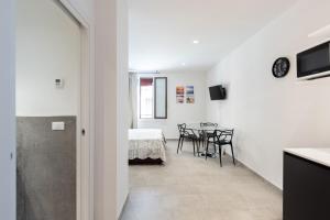 Goito 4 Bologna by Short Holidays