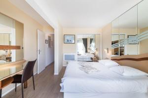 Hotels Le Crystal Dinard Plage : photos des chambres