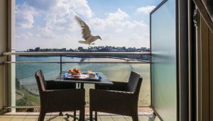 Superior Double Room with Sea View room in Le Crystal Dinard Plage