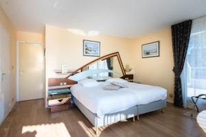 Hotels Le Crystal Dinard Plage : photos des chambres