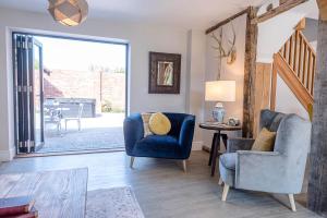 Chapel Cottage at Pond Hall Farm, Stunnning Property with Private Hot Tub, Hadleigh