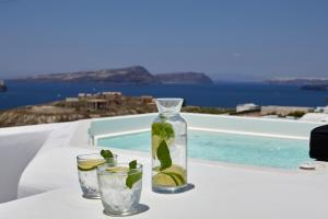 Deluxe Room with Hot Tub & Sea View room in Sunset Faros