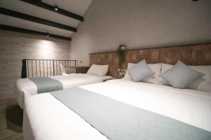 Phòng Áp Mái Gia Đình - Mới Cải Tạo (Family Loft Room - Newly Renovated)
