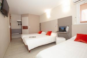 Hotels Best Hotel Lyon - Saint Priest : Chambre Triple Basique