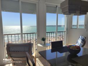 PRIMERA LINEA DE PLAYA EN VALDELAGRANA