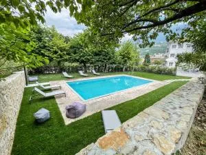 斯特拉阿尔宾娜酒店 - 提尼亚类