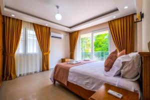 Infinity Lily Villa 1