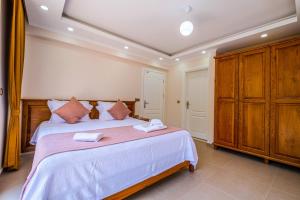 Infinity Lily Villa 1