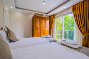 Infinity Lily Villa 1