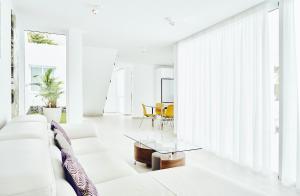 VILA CARLA - 3BDR + 3BATH in Amarilla Golf