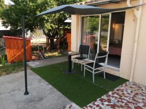 Studio et piscine au sel