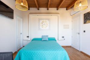 Duplex de lujo en la playa , jacuzzy, piscina, chimenea y padel