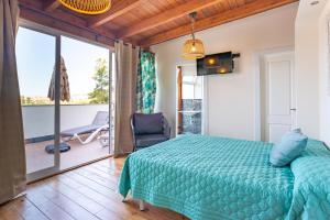 Duplex de lujo por la playa,Jacuzzi, piscina,chimenea y padel