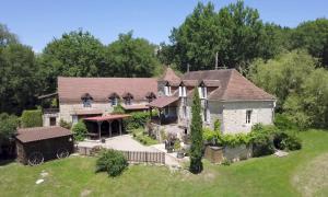 Domaine Pagel Gîte nature piscine chauffée vaste jardin avec activités enfants