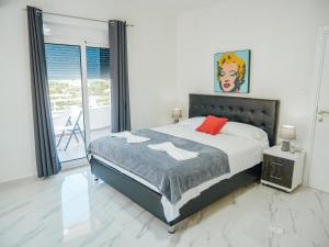 Apartments Gjenashaj