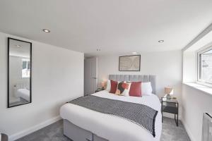 Host & Stay - Pier View Penthouse