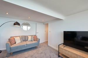 Host & Stay - Pier View Penthouse