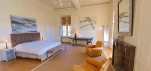 Hotels Chateau de la Cour Senlisse : photos des chambres