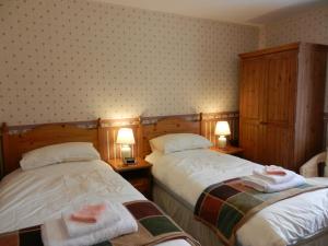 Standard Twin Room room in Overcombe House