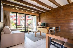 Topazio Vibe Beach Hotel & Apartments - Adults Friendly