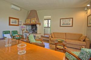 Holiday Home Casa Ovile by PosarelliVillas