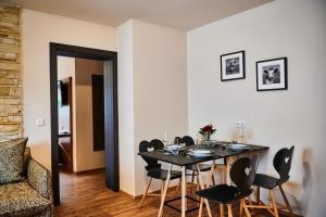 EVI APARTMENTS via we rent