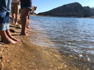 Maison les pieds dans leau