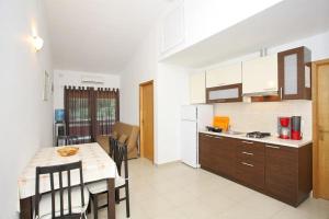 Apartment in Vir with sea view, balcony, air conditioning, Wi-Fi (4595-3)