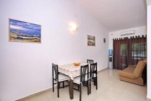 Apartment in Vir with sea view, balcony, air conditioning, Wi-Fi (4595-3)