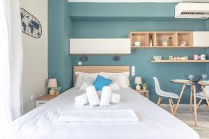 Penthouse Studio in Centre with SeaView