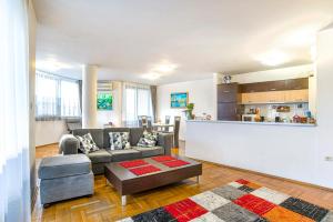 Big 2-Bedroom Apt - Each Stay Triggers Donation to Non-Profit Organisation