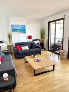 Appartements Grand T2 STANDING AJACCIO Proche centre et plages VUE PANORAMIQUE PARKING PRIVE : photos des chambres
