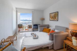 Appartements Charming studio with balcony and sea view in Sanary-sur-Mer - Welkeys : photos des chambres