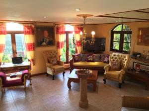 Ever dreamed of staying in a 3 Bedroom Castle-SDV044B-By Samui Dream Villas