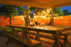 Dallas 4BR Large yard w HOT TUB , Fire pit and basketball Hoop - Мескит
