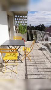 Appartement tout confort 2 chbres - 72m2 - avec terrasse et vue Pyrénées