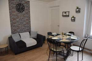 Appartements ESCALE A EPERNAY APPT 2/4 PERS AUX BORDS DE MARNE : photos des chambres