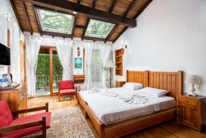 Queen Room room in Ephesus Lodge Hotel