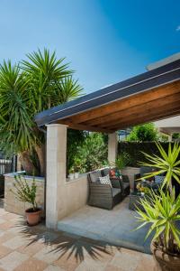 Nikos Charming Apartment with FREE parking