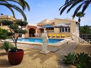 Villa Jose - three bedroom with private pool - by Holiday Rentals Villamar
