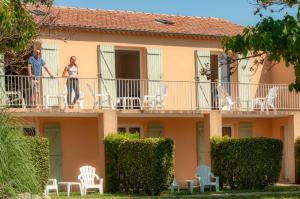 Villages vacances VTF Le Domaine du Grand Luberon : photos des chambres