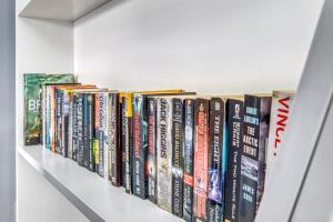 Spacious flat with courtyard in Peristeri!