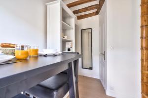New Cocoon Duplex for 2 in the Heart of Paris (5D)