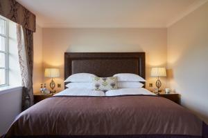 Super Deluxe King room in Macdonald Drumossie Hotel Inverness